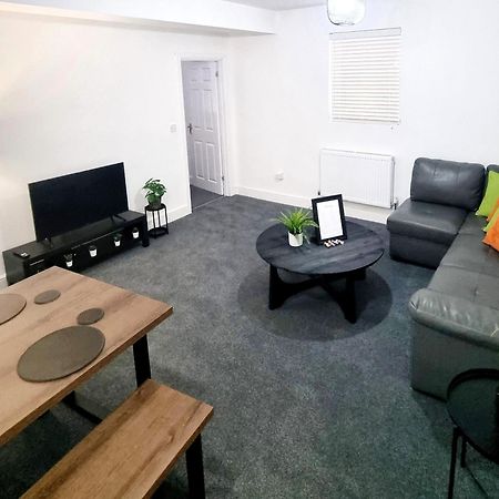 Stylish 2 Bed Apartment With Free Parking, Speed Wifi, Free Parking Colchester Exteriér fotografie