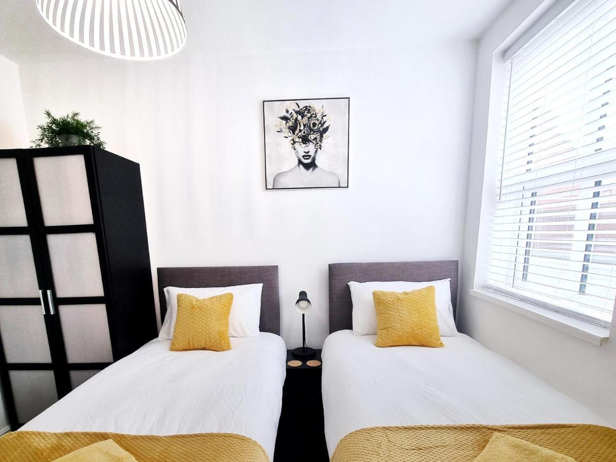 Stylish 2 Bed Apartment With Free Parking, Speed Wifi, Free Parking Colchester Exteriér fotografie