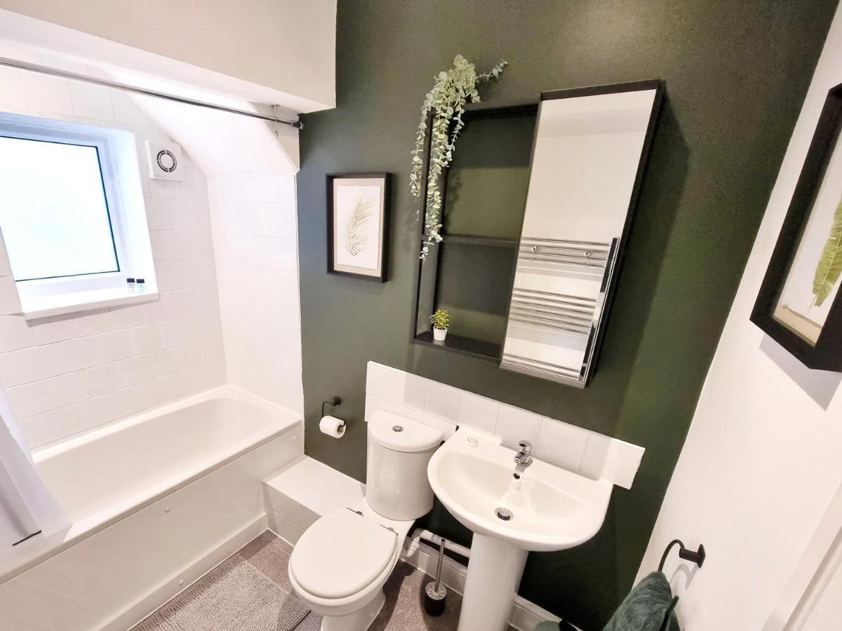 Stylish 2 Bed Apartment With Free Parking, Speed Wifi, Free Parking Colchester Exteriér fotografie